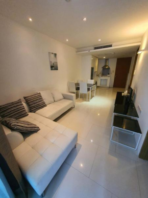 Гостиница Sanctuary Wong Amat Apartment  Паттайя